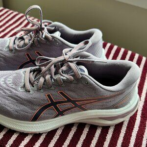 asics GT-2000 11 sneakers women’s 6W purple like new